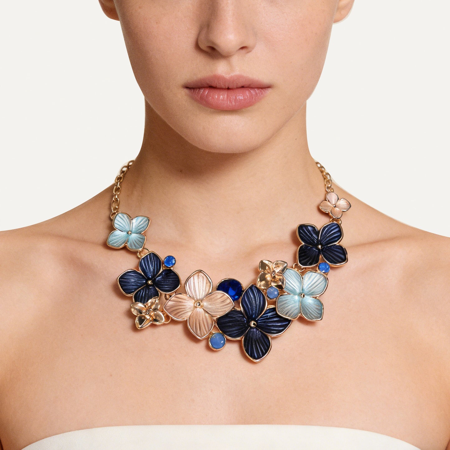 Collana con Fiori Smaltati e Strass