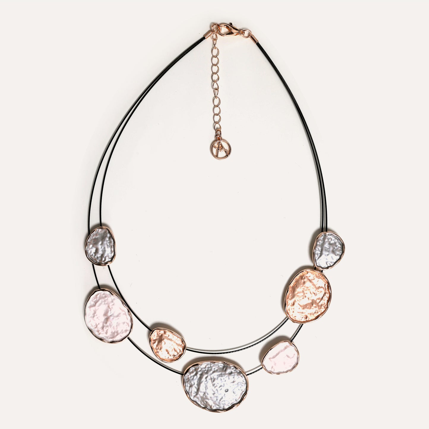 Collana Smaltata con Filo Nero in Acciaio