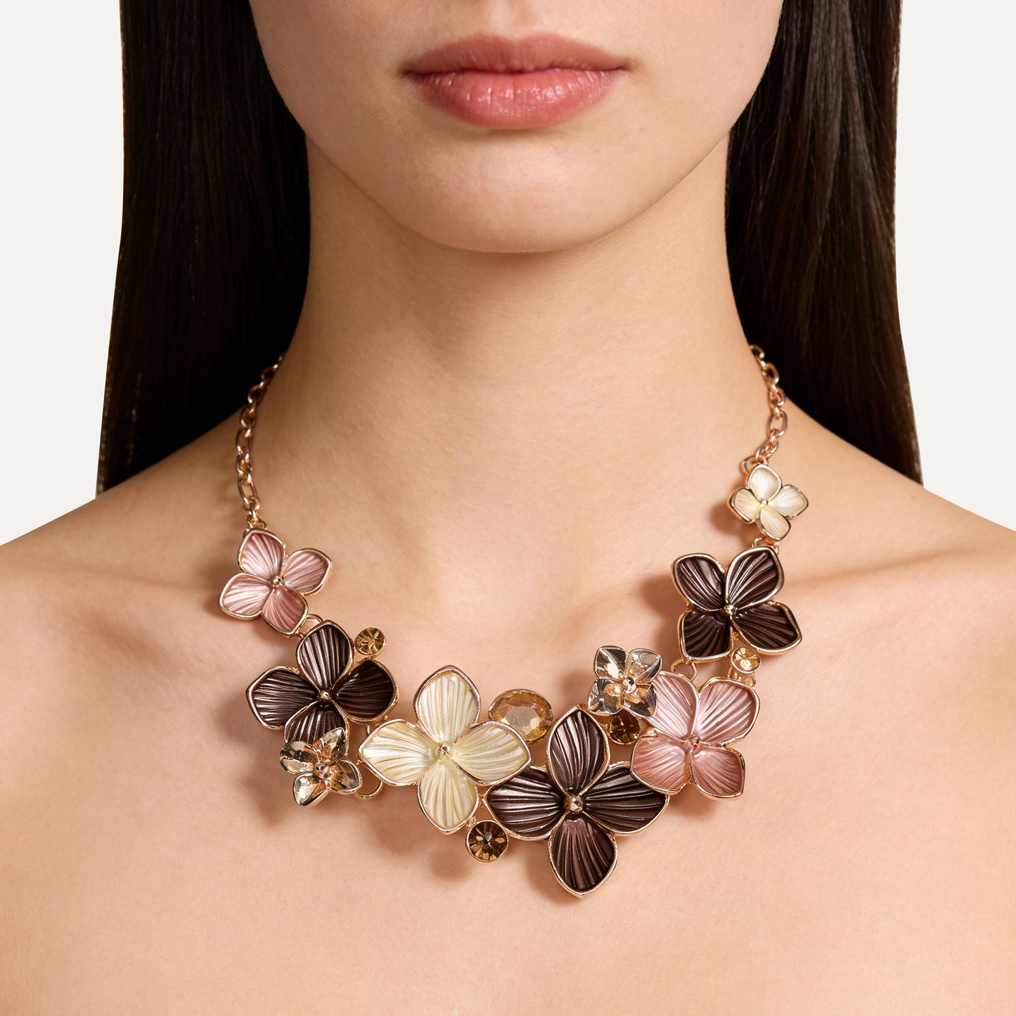 Collana con Fiori Smaltati e Strass