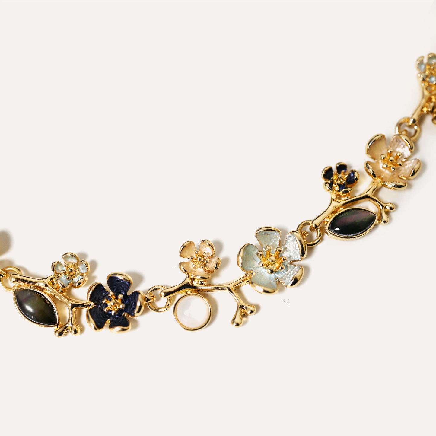 Collana Fiori Smaltati con Pietre